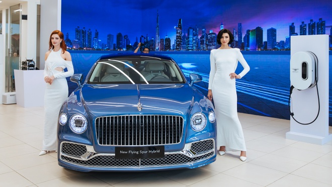 Bentley Flying Spur Hybrid chốt giá hơn 16 tỷ đồng tại Việt Nam